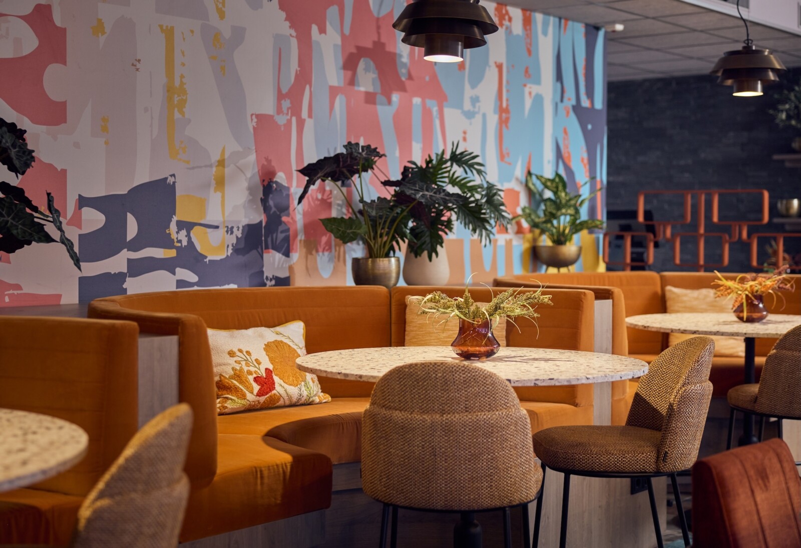 Calan Restaurant Bar 6