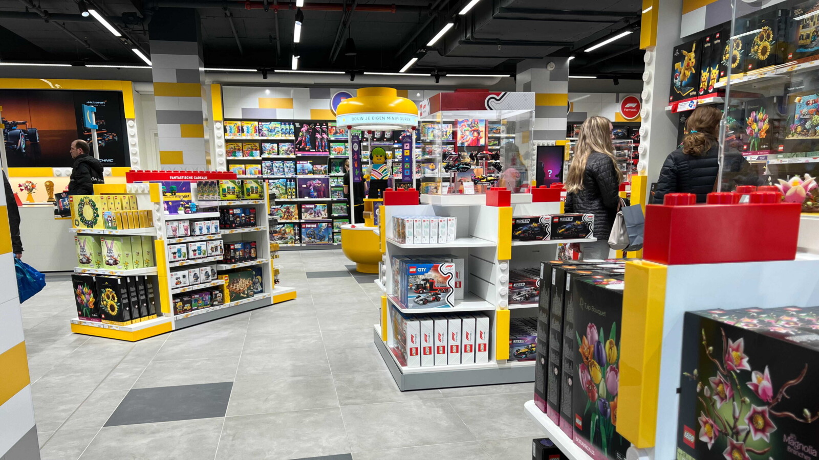 LEGO store 9