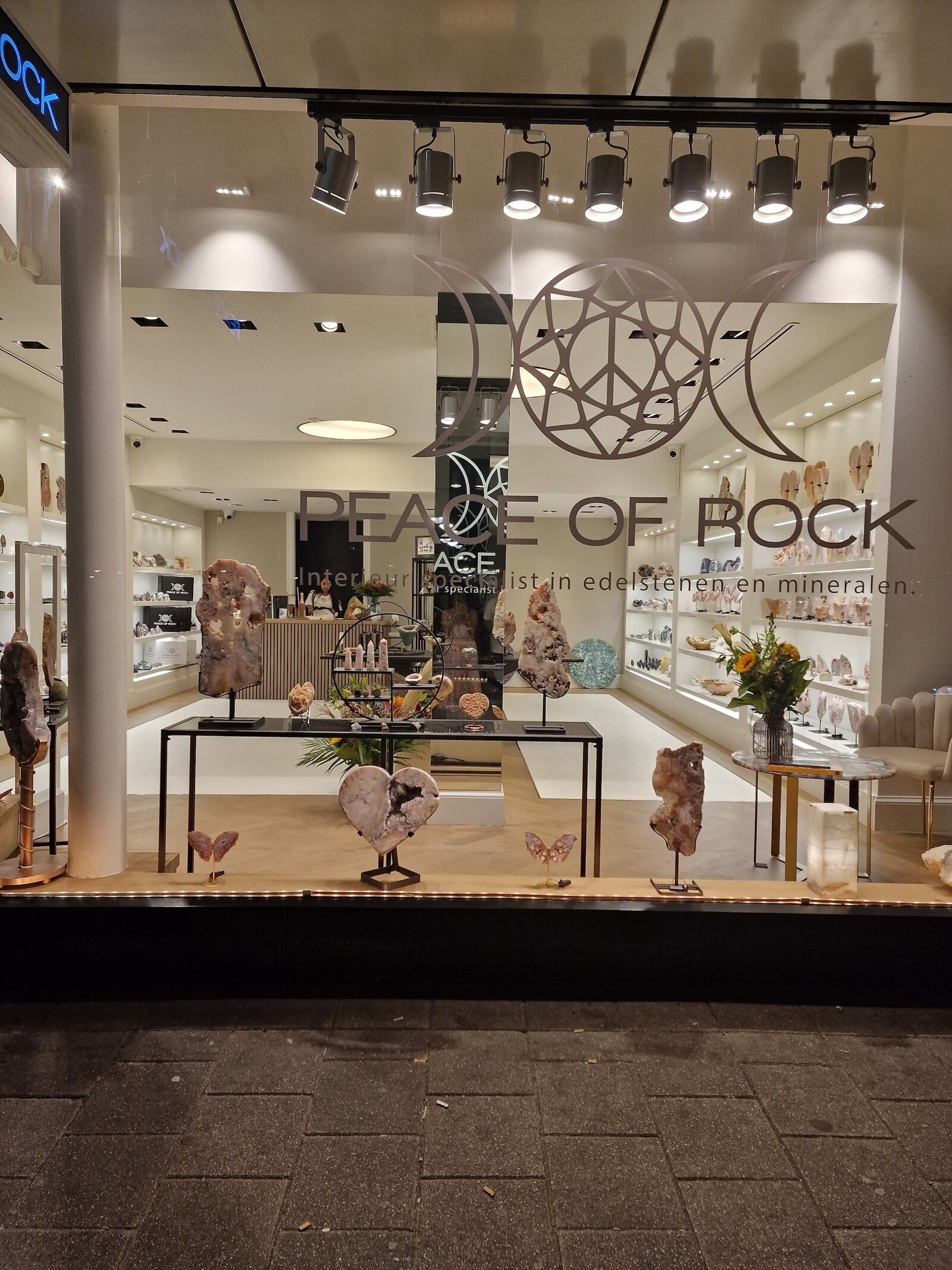 Peace of Rock van buiten Rotterdam