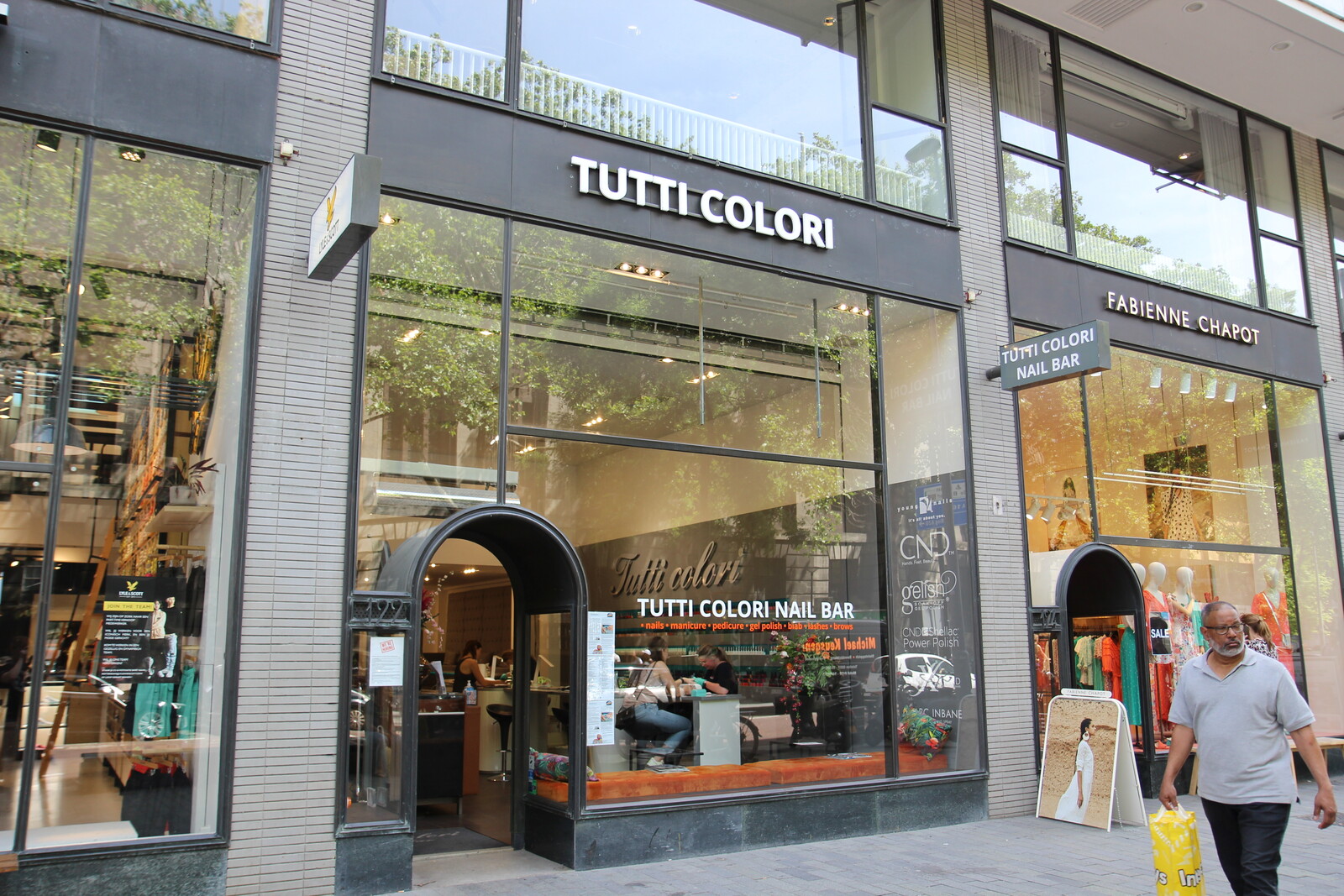 Tutti Colori nail bar